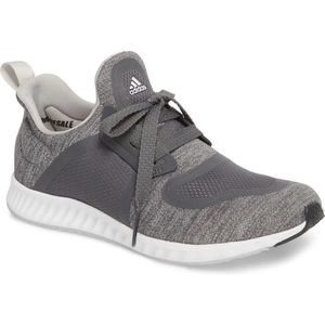 Women’s Adidas Sneaker Size 7